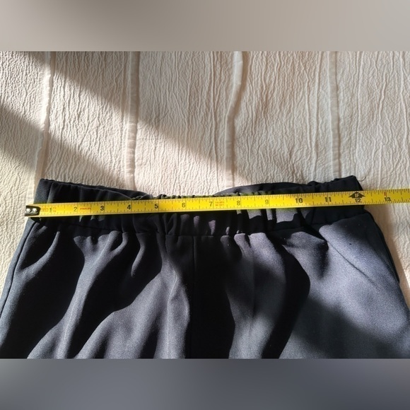 Fast relaxed elastic waist dress pants.  Size M - Picture 3 of 5